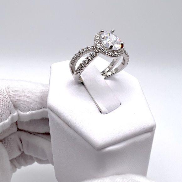 Sale $18 Firm! 925 Sterling Silver Cz Ring - Picture 8 of 17